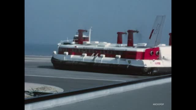 Départ de l'aéroglisseur Hoverlloyd